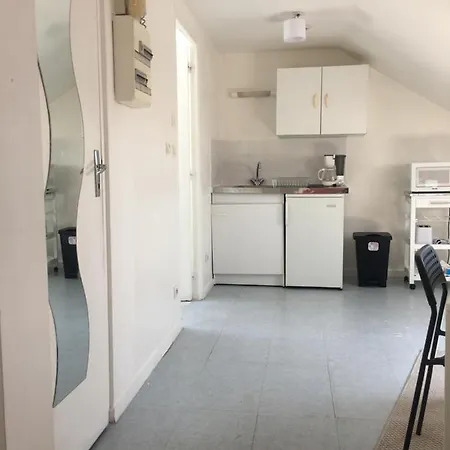 Daire 50sqm 4 Beds Appt In Docks Area